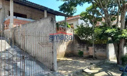 Casa com 3 quartos à venda no Jardim Colônia, Jacareí  por R$ 370.000