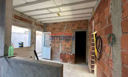 Casa com 4 quartos à venda no Jardim Paraíso, Jacareí  por R$ 370.000