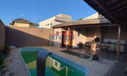 Casa com 4 quartos à venda no Loteamento Villa Branca, Jacareí  por R$ 1.200.000