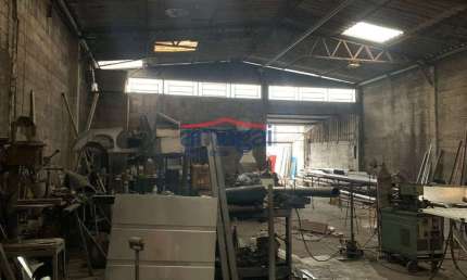 Sala comercial à venda no Parque dos Príncipes, Jacareí  por R$ 600.000