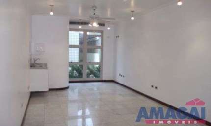 Sala comercial para alugar no Centro, Jacareí  por R$ 600