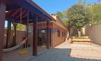 Casa com 3 quartos para alugar na Freguesia da Escada, Guararema  por R$ 6.600