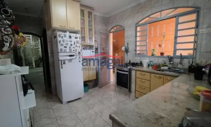 Casa com 3 quartos à venda na Vila Ita, Jacareí  por R$ 290.000
