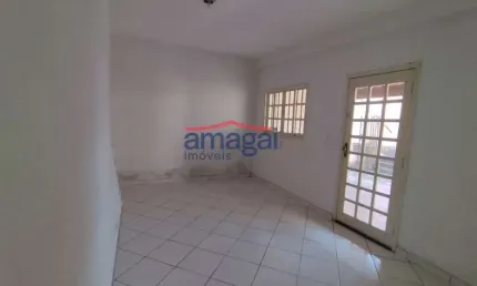 Casa com 2 quartos à venda no Jardim Independência, Jacareí  por R$ 360.000