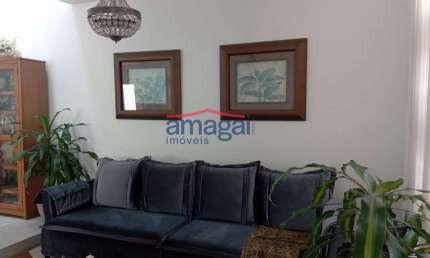Casa com 3 quartos à venda no Jardim Santa Maria, Jacareí  por R$ 1.160.000