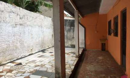 Casa com 1 quarto para alugar no Parque Santo Antônio, Jacareí  por R$ 1.150