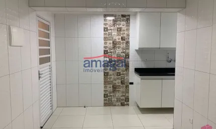 Casa com 4 quartos à venda no Jardim Jacinto, Jacareí  por R$ 550.000