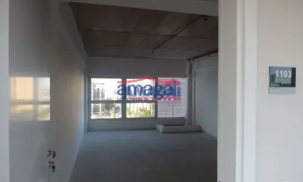 Sala comercial para alugar na Vila Adyana, São José dos Campos  por R$ 1.900
