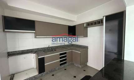 Apartamento com 3 quartos para alugar no Centro, Jacareí  por R$ 3.490