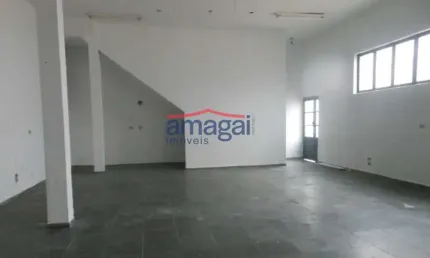 Sala comercial à venda na Vila Pinheiro, Jacareí  por R$ 880.000