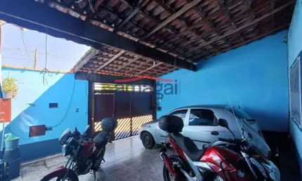 Casa com 2 quartos à venda no Jardim Santa Marina, Jacareí  por R$ 340.000