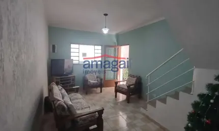 Casa com 2 quartos à venda no Parque Imperial, Jacareí  por R$ 290.000