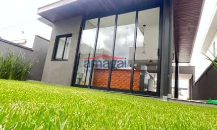 Casa em condomínio fechado com 3 quartos à venda no Jardim Jacinto, Jacareí  por R$ 990.000