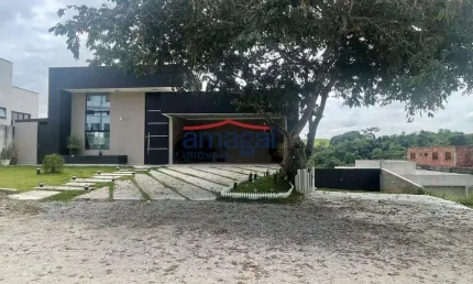 Casa em condomínio fechado com 4 quartos à venda no Condomínio Parque Vale dos Lagos, Jacareí  por R$ 2.440.000