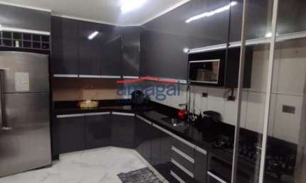 Casa com 4 quartos à venda no Jardim Colônia, Jacareí  por R$ 375.000