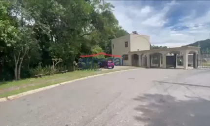 Terreno em condomínio fechado à venda no Centro, Guararema  por R$ 650.000