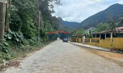 Terreno à venda no Verde Mar, Caraguatatuba  por R$ 260.000