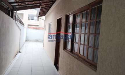 Casa com 2 quartos para alugar no Parque Industrial, São José dos Campos  por R$ 2.100