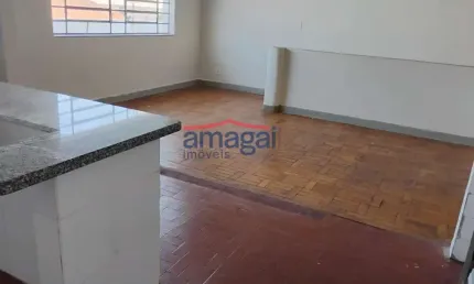 Apartamento com 2 quartos para alugar no Jardim Pereira do Amparo, Jacareí  por R$ 1.400