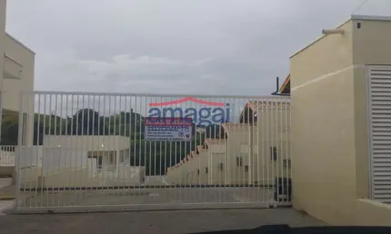 Casa em condomínio fechado com 2 quartos para alugar no Jardim Nova Esperança, Jacareí  por R$ 1.800