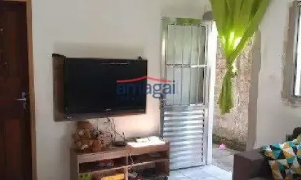 Casa com 2 quartos à venda no Parque Imperial, Jacareí  por R$ 250.000