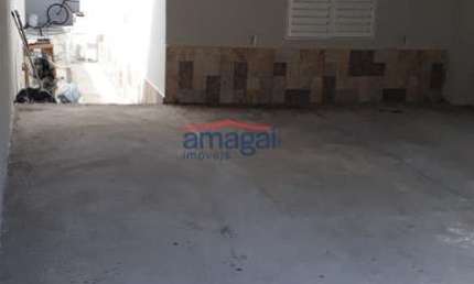 Casa com 2 quartos para alugar no Jardim Novo Amanhecer, Jacareí  por R$ 1.115