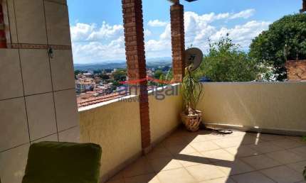 Casa com 3 quartos à venda no Parque Santo Antônio, Jacareí  por R$ 590.000