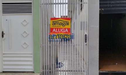 Casa com 1 quarto para alugar na Cidade Salvador, Jacareí  por R$ 960