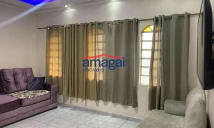 Casa com 3 quartos para alugar no Jardim das Indústrias, Jacareí  por R$ 2.450