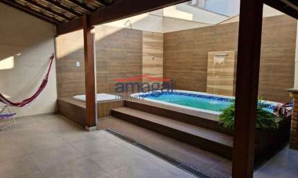 Casa em condomínio fechado com 3 quartos à venda no Condomínio Residence Club, Jacareí  por R$ 960.000