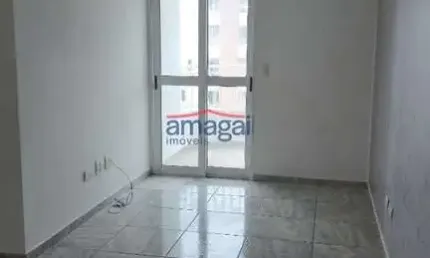 Apartamento com 3 quartos para alugar no Jardim Califórnia, Jacareí  por R$ 2.500