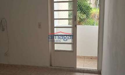 Apartamento com 2 quartos para alugar no Jardim das Indústrias, Jacareí  por R$ 900