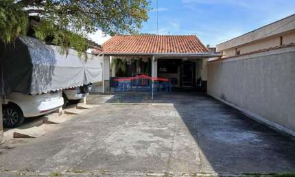 Casa com 3 quartos à venda no Parque Itamarati, Jacareí  por R$ 680.000