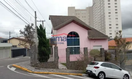 Casa com 3 quartos à venda no Centro, Jacareí  por R$ 850.000