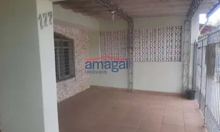 Casa com 3 quartos à venda no Jardim Mesquita, Jacareí  por R$ 500.000