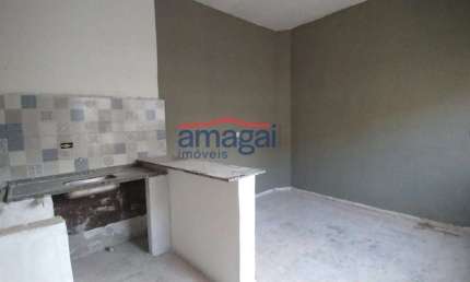 Casa com 1 quarto para alugar no Conjunto São Benedito, Jacareí  por R$ 800