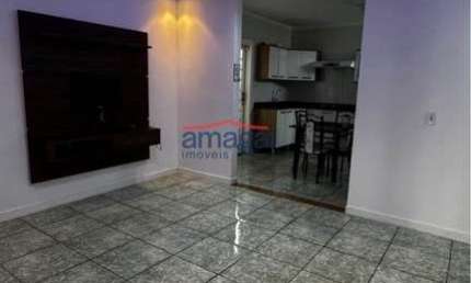 Casa com 3 quartos para alugar no Jardim Maria Amélia, Jacareí  por R$ 2.000