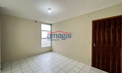 Apartamento com 2 quartos para alugar no Jardim Primavera, Jacareí  por R$ 1.250