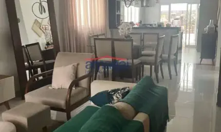 Casa em condomínio fechado com 3 quartos à venda no Jardim Crystal Park, Jacareí  por R$ 1.272.000