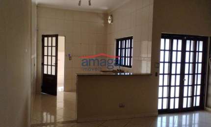 Casa com 1 quarto para alugar no Jardim Terras de São João, Jacareí  por R$ 2.000