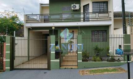 Sobrado à venda com 4 Quartos, 1 Suite, 2 Vagas, 214M², em excelente localização no JARDIM NOVO OAS