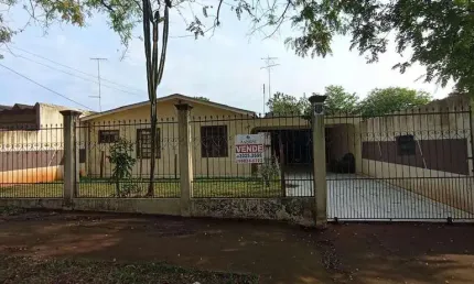 Casa com 3 quartos à venda na Avenida 7 de Setembro, 869, Jardim da Glória, Maringá