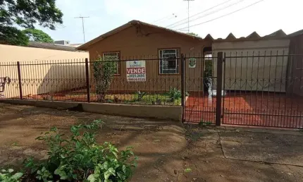 Casa com 3 quartos à venda na Avenida 7 de Setembro, 857, Jardim da Glória, Maringá