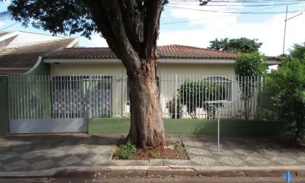 Casa com 3 quartos à venda na Avenida Pioneiro Raul Ambrósio Valente, 596, Jardim América, Maringá