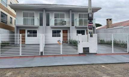 Sobrado com 2 dormitórios à venda, 63 m² por R$ 350.000,00 - Barra do Aririú - Palhoça/SC