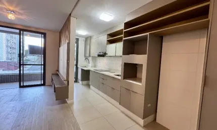 Apartamento com 3 Dormitórios,  1 Suite,  1 Vaga,  em Barreiros. Imóvel Residencial em São José/SC