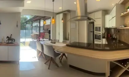 Casa a venda em condomínio fechado no belíssimo bairro planejado deltaville em biguaçu/sc. 