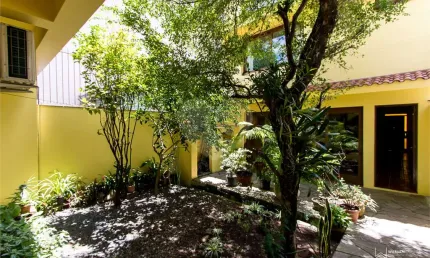 Casa com 3 quartos à venda na Avenida Lageado, Petrópolis, Porto Alegre