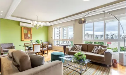 Apartamento com 3 quartos à venda em Petrópolis - RS