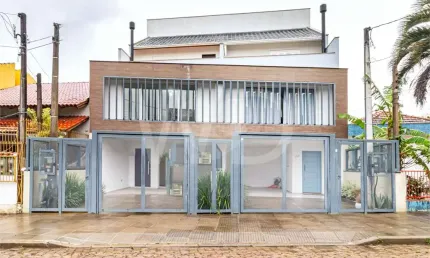 Sobrado com 3 quartos à venda em Jardim Sabará - RS